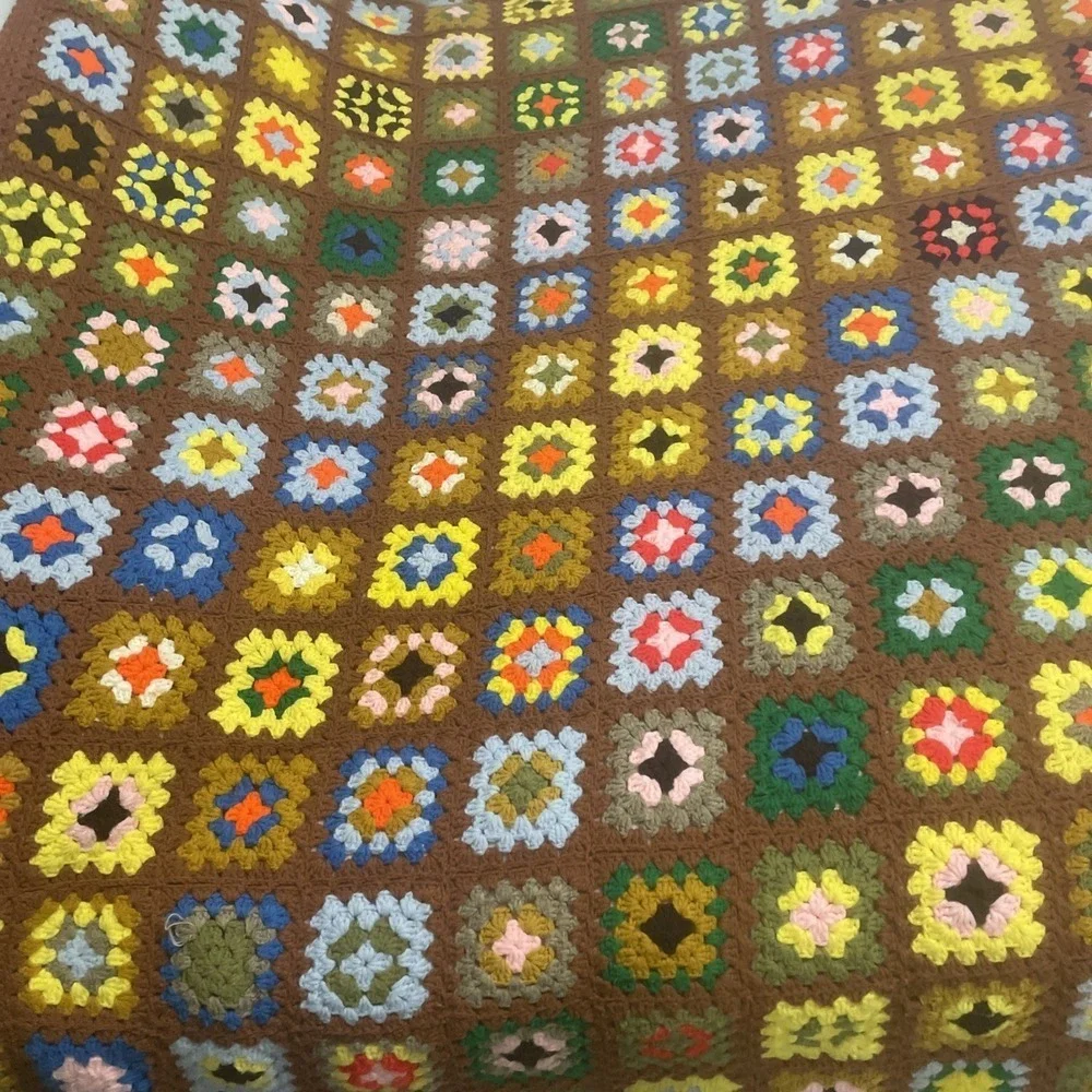 Vintage Handmade CROCHETED BLANKET AFGHAN LARGE BOHO GRANNY Squares 81